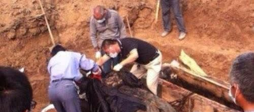 太监李莲英墓被挖开，考古发现死因蹊跷，死亡的真相到底是什么？