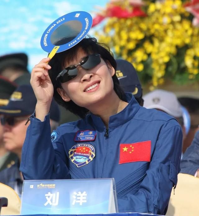 中国第一个女航天员：从小镇逆袭上太空，回归地球后却鲜少露面