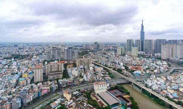 西贡就是越南胡志明市，有西方来贡之意，如今是越南最大的城市