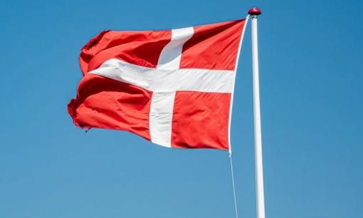 丹麦国旗，世界上第一面国旗是哪个国家图1