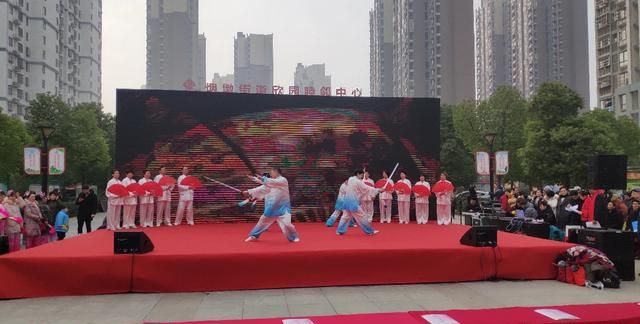 为什么说中国广场舞是独一无二的图1