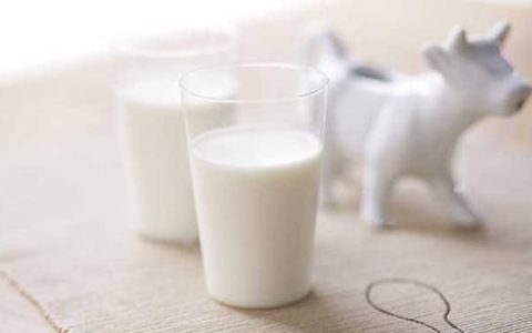 过期的牛奶是怎么处理的,过期的牛奶怎么处理好