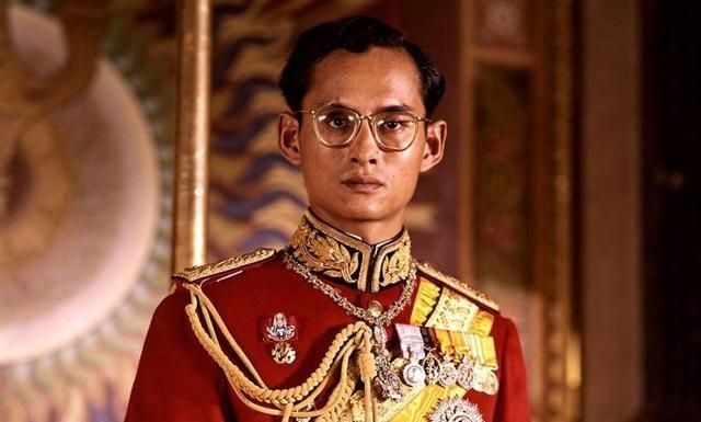 泰国国王拉玛九世普密蓬·阿杜德图5