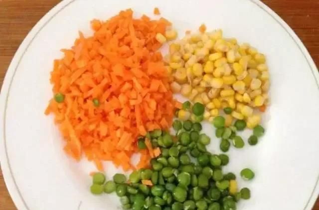 孩子喜欢的菜:玉米炒火腿肠,怎么做最健康呢图10