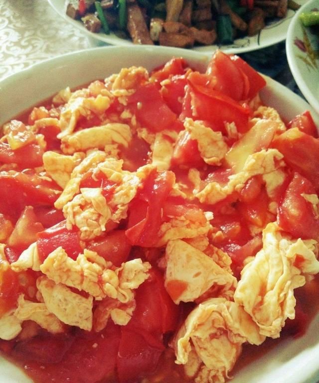 西红柿炒鸡蛋怎么做才好吃汤又多汁图2