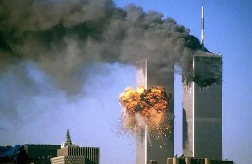 911劫机者为何选择撞上世贸大楼,而没撞击白宫呢图3