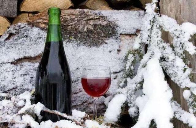 冬天葡萄酒会结冰吗,被冻住的葡萄酒还能喝吗图8
