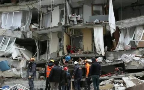 土耳其与汶川地震死亡人数对比