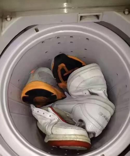 鞋子能洗衣机洗吗(滚筒洗衣机洗鞋子)图18