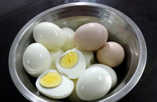 水煮鸡蛋要多久才能吃,水煮鸡蛋减肥正确吃法图5