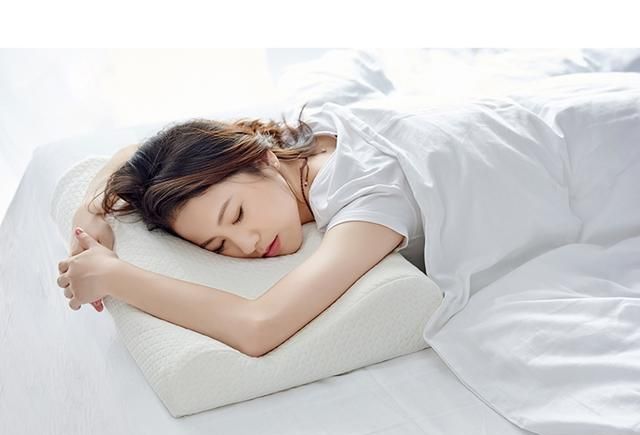 乳胶枕睡久了对人体有害吗(乳胶枕到底对人体有害吗)图1