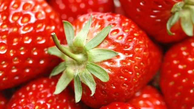 草莓开花多久可以成熟(草莓开花到成熟要多长时间)图5