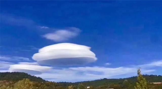 空中巨型ufo事件真相图2