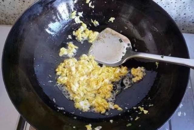 韭菜鸡蛋包子馅怎么调好吃,韭菜鸡蛋包子馅怎么调好吃图4